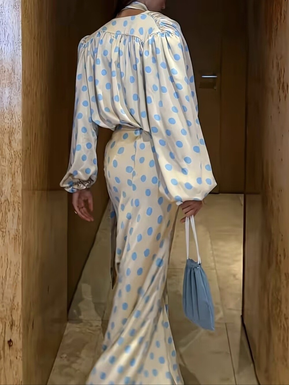 2pcs Set with Puff Sleeves and V-Neck Shirt + Flowy Mermaid Long Skirt Commuter